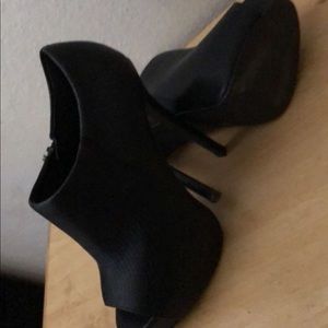 Steve Madden open toe heel boots